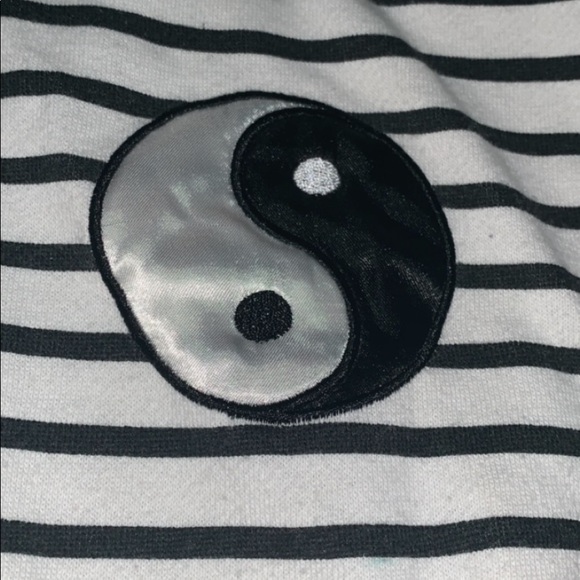 Black and white long sleeve - Picture 2 of 3